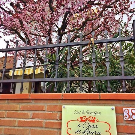 לינה וארוחת בוקר אוקיובלו A Casa Di Laura מראה חיצוני תמונה