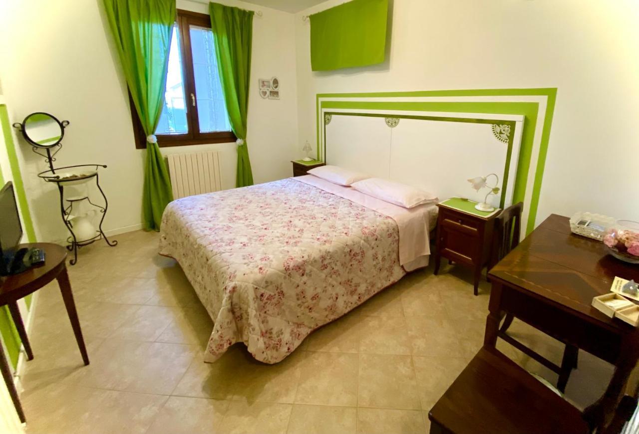 לינה וארוחת בוקר אוקיובלו A Casa Di Laura מראה חיצוני תמונה