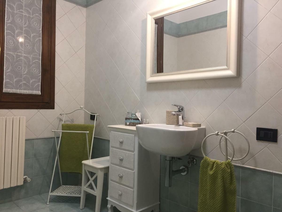 לינה וארוחת בוקר אוקיובלו A Casa Di Laura מראה חיצוני תמונה