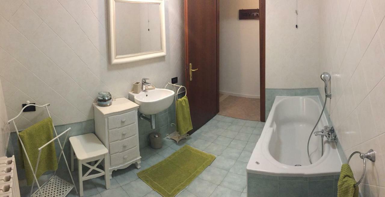 לינה וארוחת בוקר אוקיובלו A Casa Di Laura מראה חיצוני תמונה