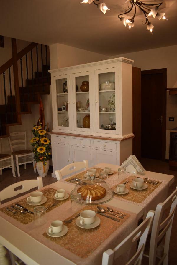 לינה וארוחת בוקר אוקיובלו A Casa Di Laura מראה חיצוני תמונה