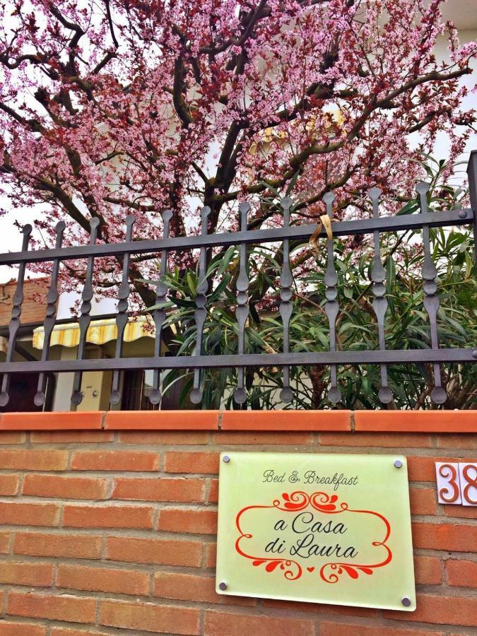 לינה וארוחת בוקר אוקיובלו A Casa Di Laura מראה חיצוני תמונה